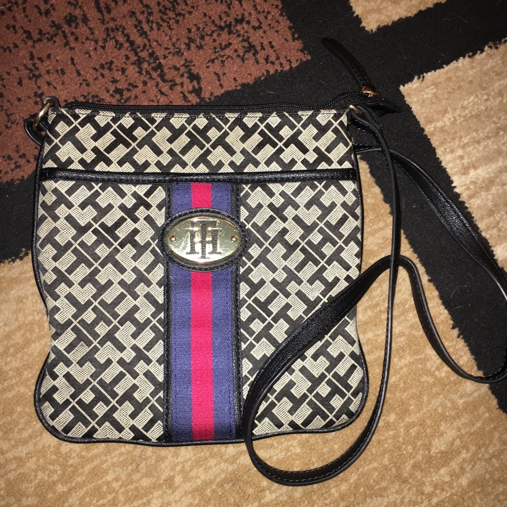 ❌SOLD❌ Tommy Hilfiger Crossbody